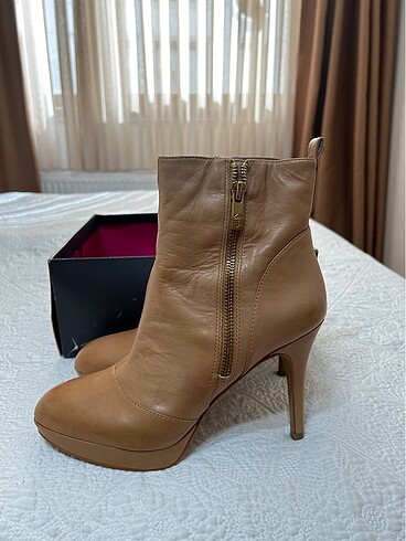 Vince vince camuto VEPA camel bot platform topuk