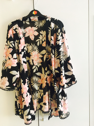 Çiçekli kimono