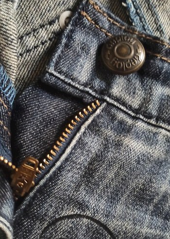 Nakışlı baskılı Kot Şort Replay - Görsel 6