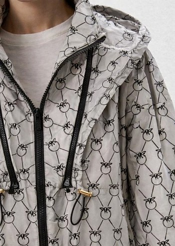 Kapüşonlu Kemerli Kadın Yağmurluk - Görsel 3