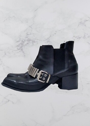 40 Beden siyah Renk Alexander McQueen 40 numara deri bot
