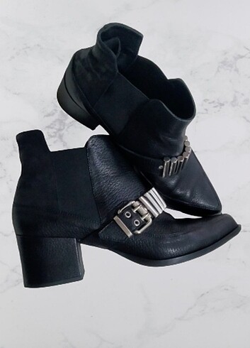Alexander McQueen 40 numara deri bot