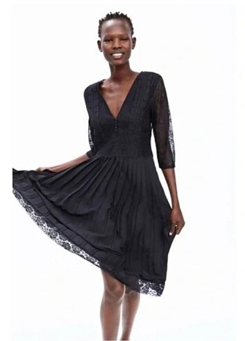 Zara pliseli dantel detaylı elbise  - Görsel 6