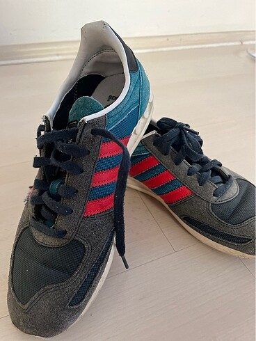 Orijinal spor adidas ayakkabı