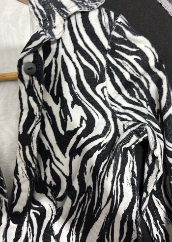 Zebra Desenli Uzun Kollu Kadife Gömlek - Görsel 2