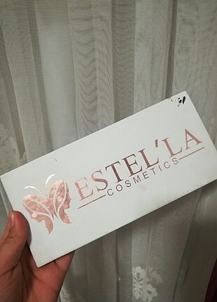Estella Far kutusu