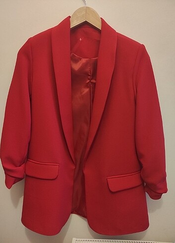 Kırmızı Ceket