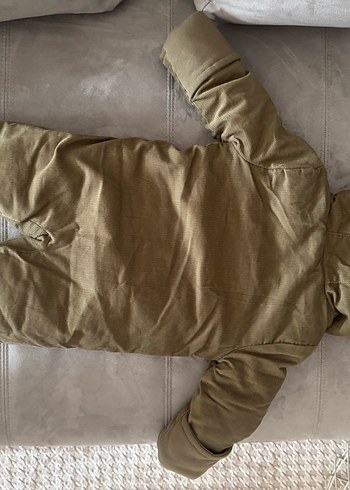 Kapüşonlu haki renk Bebek Tulumu - Görsel 3