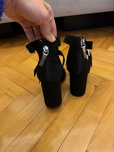 Bershka Bershka tokalı topuklu sandalet