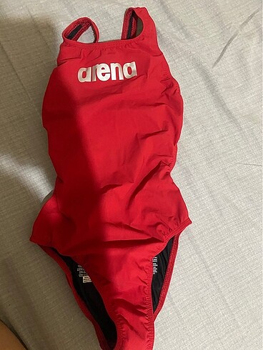 Speedo Arena yüzücü mayosu