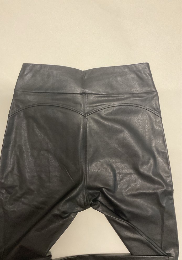 Kemer Detaylı Siyah Deri Kadın Tayt - Görsel 3