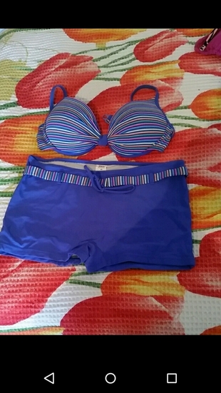 şortlu bikini takımı