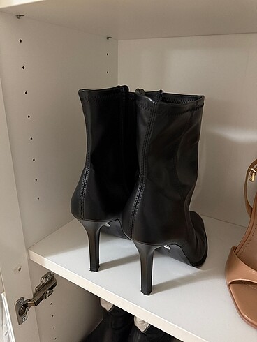 Zara Zara.