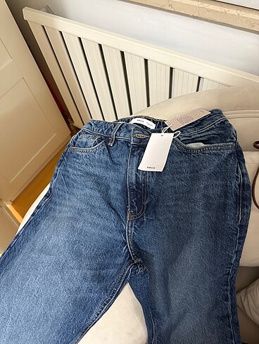 Mango Jean.