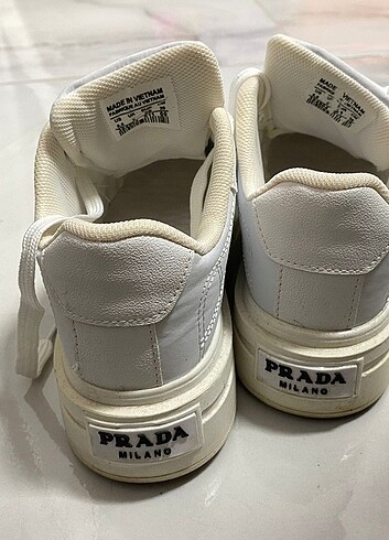 Prada Beyaz orada spor ayakkabı 