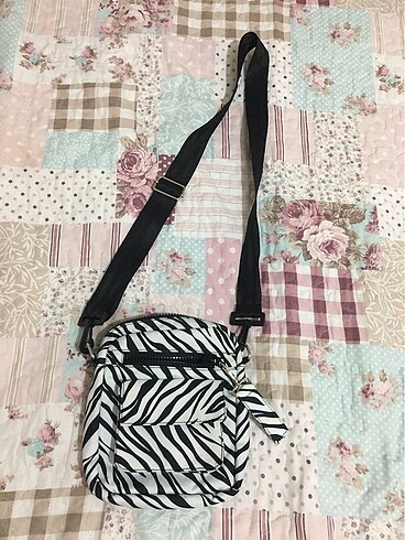 Zebra desen askılı çanta