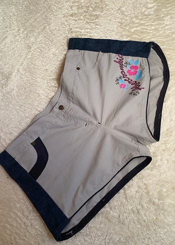 Gri Desenli Düğmeli Mini Şort - Görsel 2