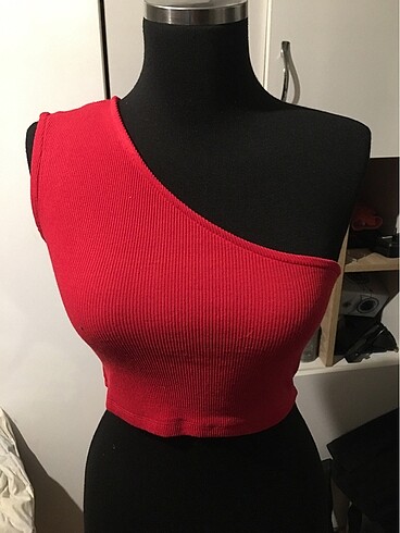 Tek omuz crop