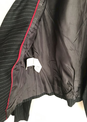 38 Beden siyah Renk Mango marka Düğmeli Siyah Çizgili Kadın Blazer