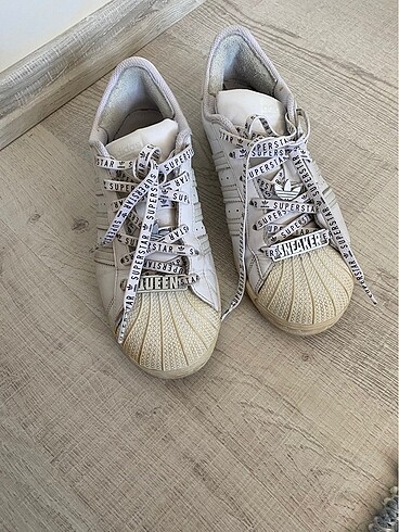Adidas superstar