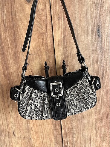 Stradivarius çanta