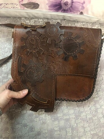 Gemi dümeni şeklinde gerçek deri kahve çanta