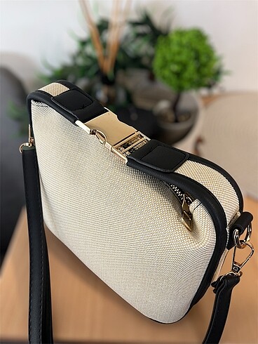 KETEN MODEL GOLD KLİPSLİ ÇANTA