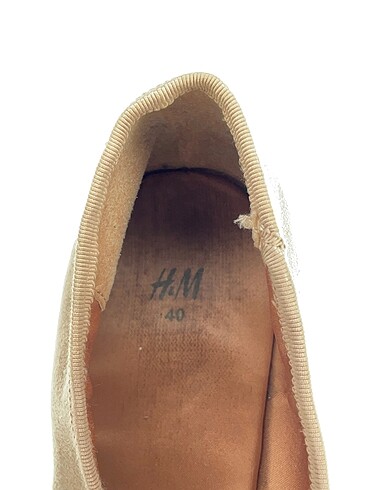 40 Beden çeşitli Renk H&M Babet %70 İndirimli.