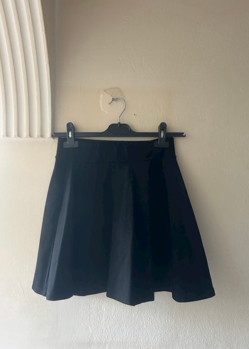 Siyah Pilili Kadın Etek - Görsel 2