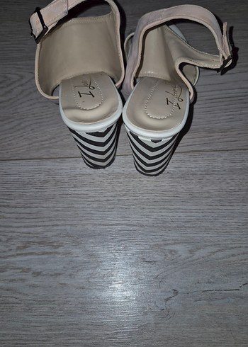 Bej Kadın Dolgu Topuklu - Görsel 2