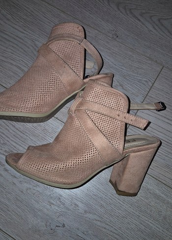 Bej Süet Kadın Dolgu Topuklu Sandalet - Görsel 3