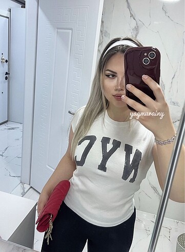s Beden Stradivaus yazılı tshirt