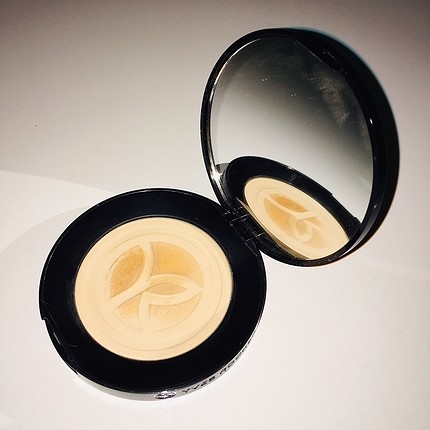 Az kullanılmış Yves Rocher pudra