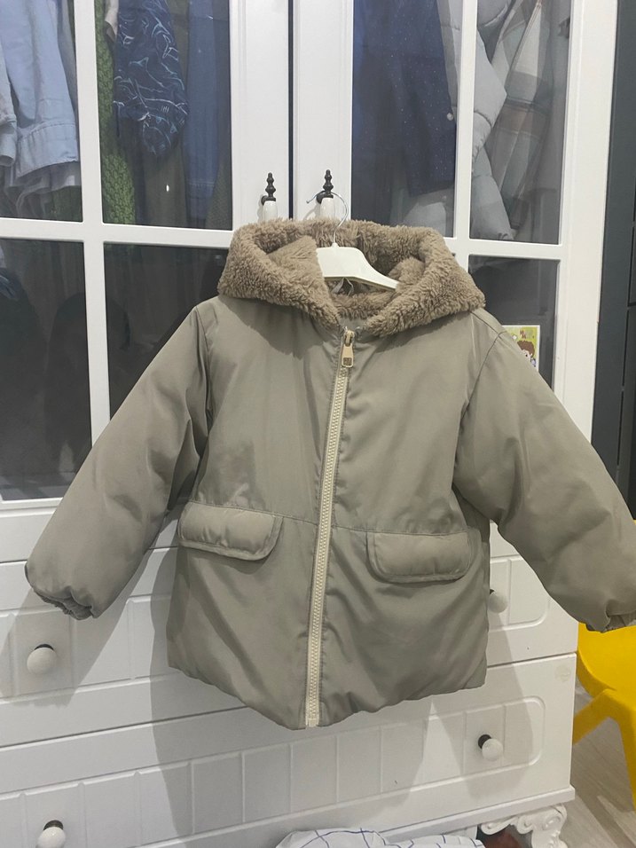 Zara Çocuk Kapüşonlu Bej Kürklü Mont - Görsel 2