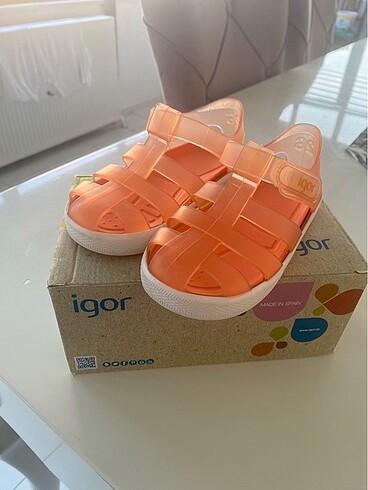 İgor turuncu sandalet