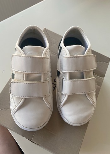 27 Beden Lacoste Beyaz Ayakkabı