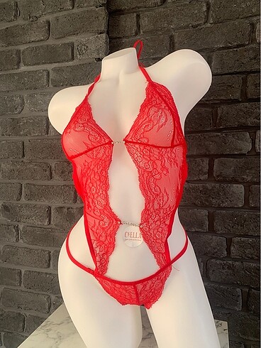 Kırmızı taş detay ipli fantezi bodysuit