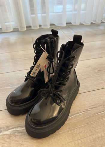 Siyah Rugan Goth Stiletto Topuklu Çocuk Bot