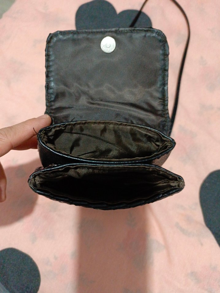 Siyah Deri Kadın Çanta - Minimalist Tarz - Görsel 2