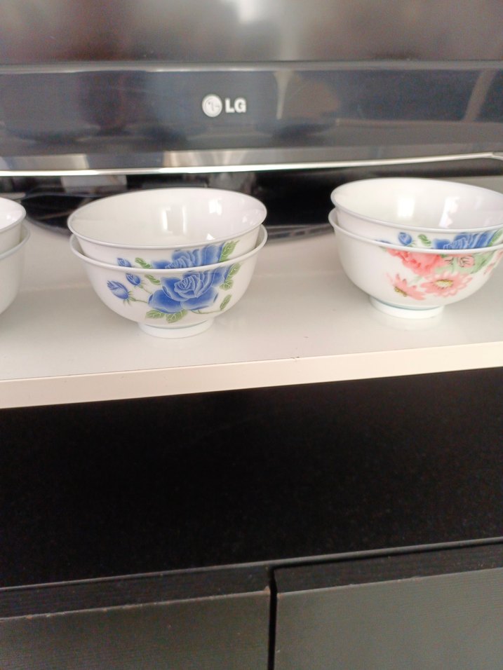 Çiçek Desenli Beyaz Renkli Kaseler - Görsel 3