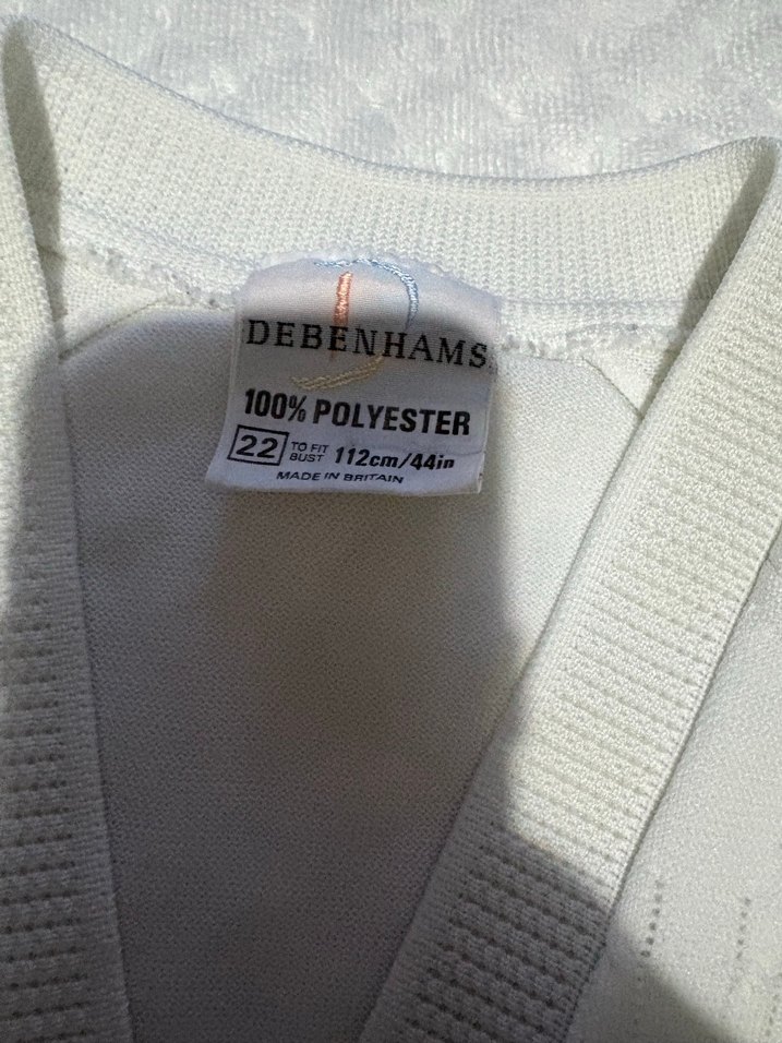 Düğmeli Beyaz  Hırka - Görsel 2