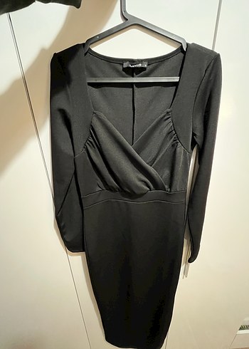 Siyah Kalp Yaka Uzun Kol Elbise - Görsel 2