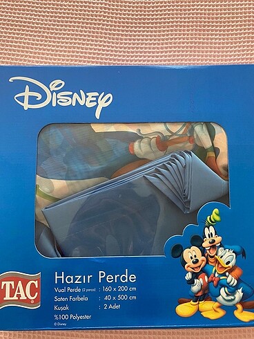 Taç Disney perde