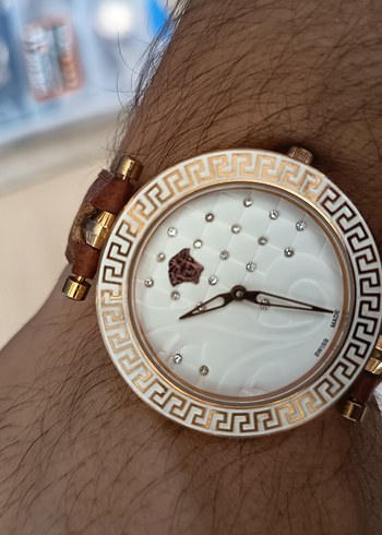Versace Kadın Kahverengi Klasik Modern Saat