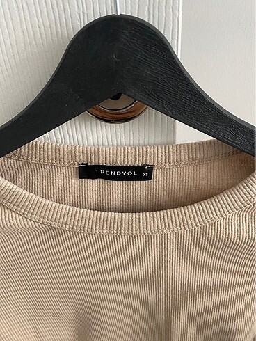 Trendyol & Milla Dar uzun kollu crop