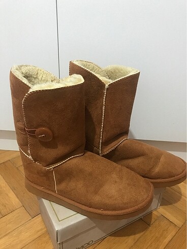 UGG/ SAHTE