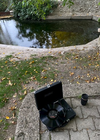 Siyah Taşınabilir Plak Çalar - Görsel 2