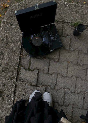 Siyah Taşınabilir Plak Çalar - Görsel 3