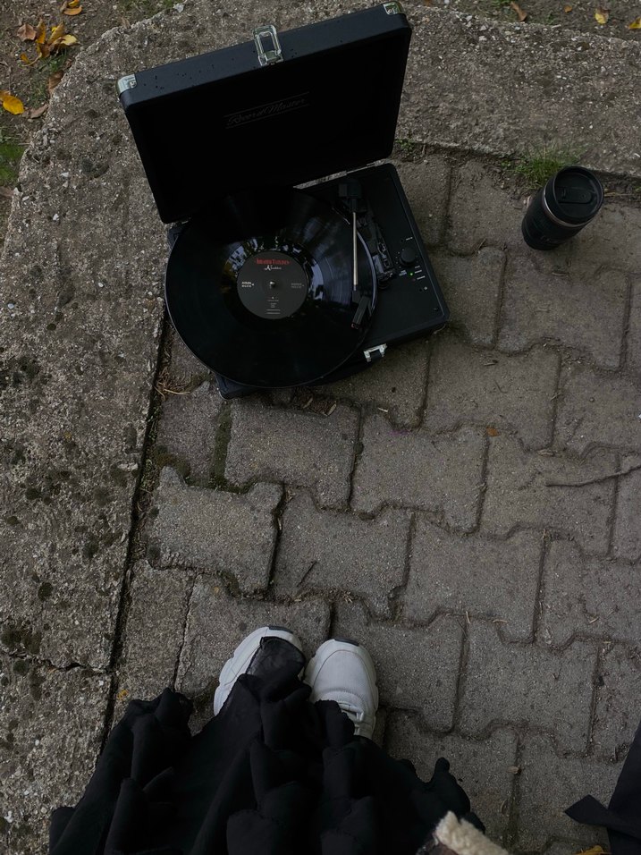 Siyah Taşınabilir Plak Çalar - Görsel 3