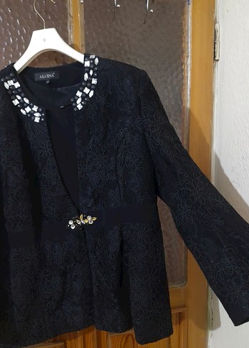 Siyah Nakışlı Düğmeli Kadın Takım - Görsel 3